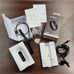 Fitbit Luxe Fitness Tracker